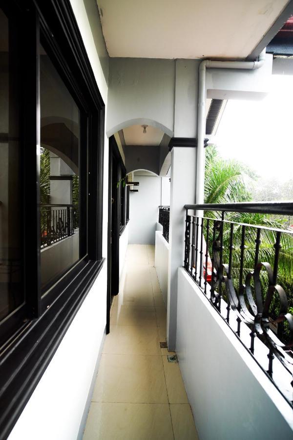 Amparo'S Tourist Inn - โกรอน ภายนอก รูปภาพ