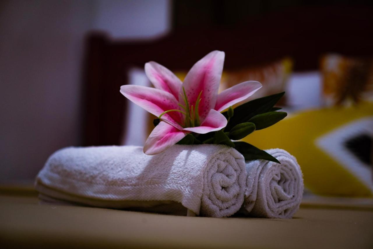 Amparo'S Tourist Inn - โกรอน ภายนอก รูปภาพ