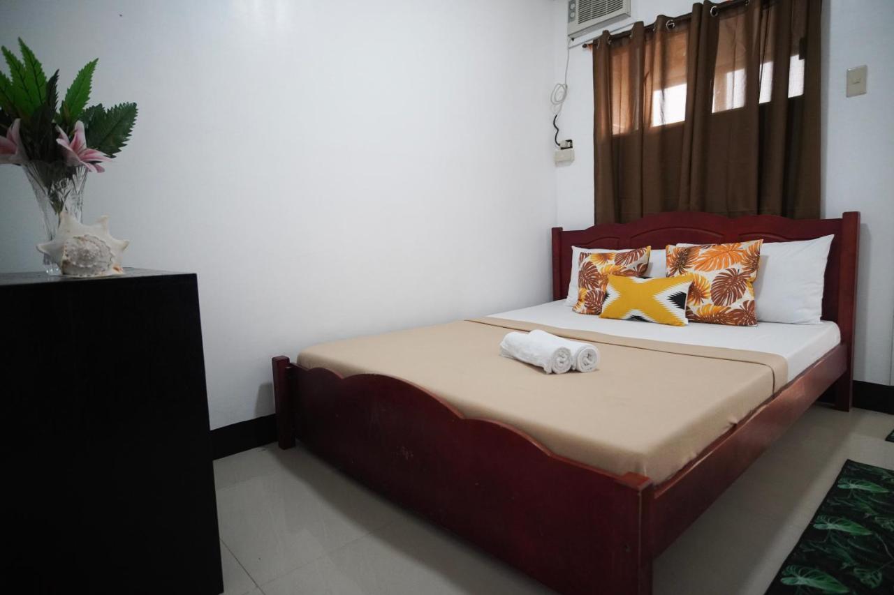 Amparo'S Tourist Inn - โกรอน ภายนอก รูปภาพ