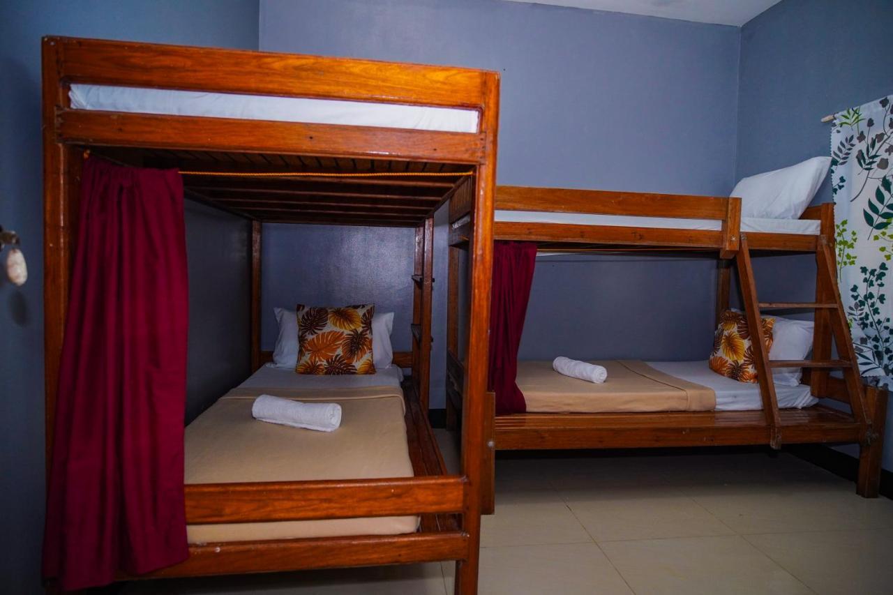 Amparo'S Tourist Inn - โกรอน ภายนอก รูปภาพ