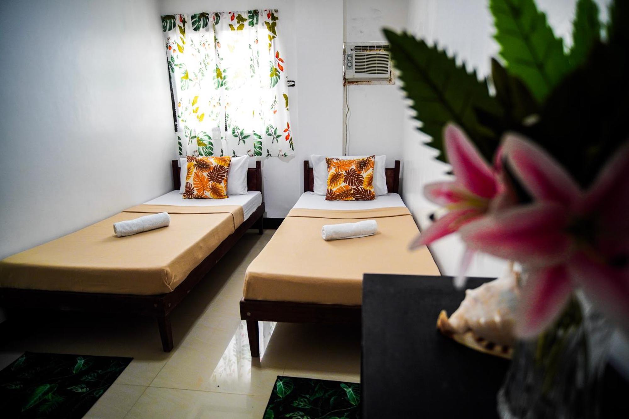 Amparo'S Tourist Inn - โกรอน ภายนอก รูปภาพ
